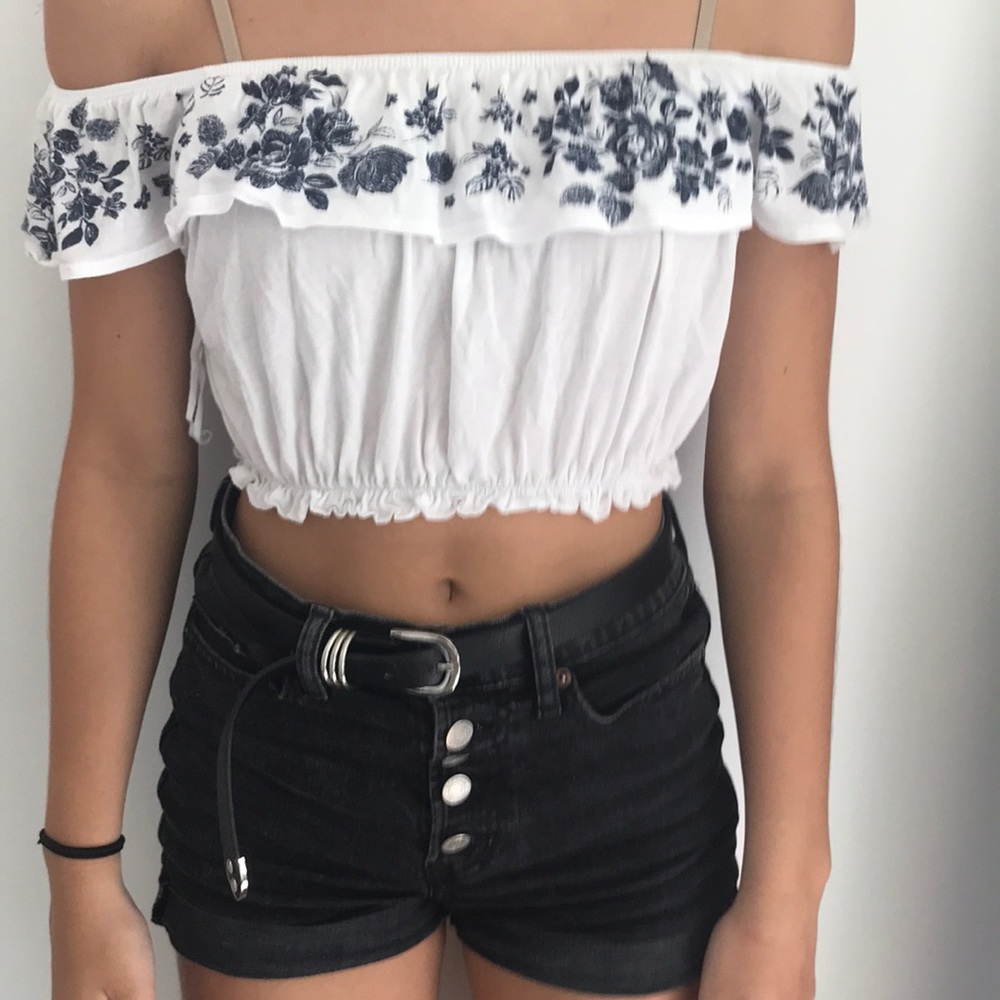off the shoulders white cropped top